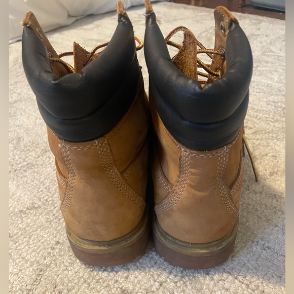 Timberland Tan and Black Winter Boots - Picture 6 of 8